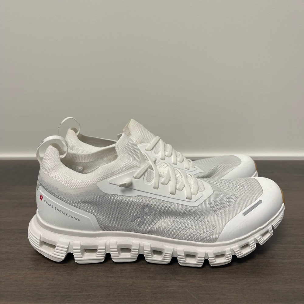 On Running Cloud X White Running Shoes Women’s Size 7 Swiss Engineering